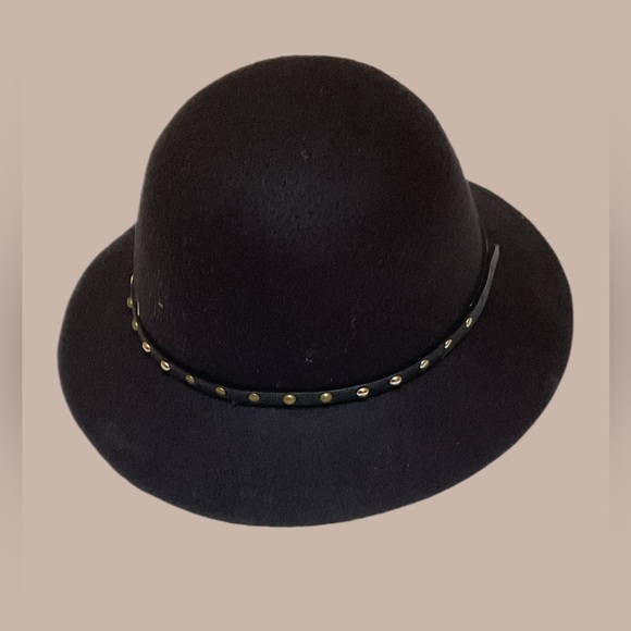 Magid faux wool black hat. - Picture 1 of 3